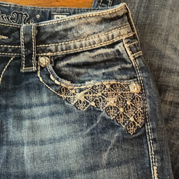 Miss Me Cuffed Capris - Picture 4 of 9